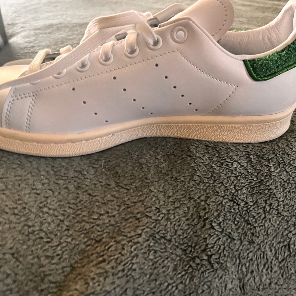 Adidas Classic STAN SMITH never worn new in box